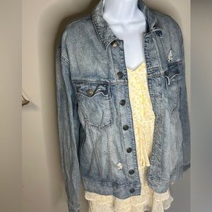 Express oversized jean jacket ✨🪩2/$15🪩✨